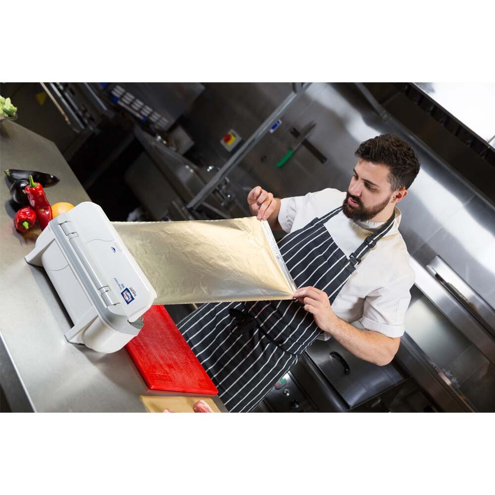 Nachfüllrollen für Wrapmaster Foliengeräte 30cm breit 150 lfm Nachfüllrollen für Wrapmaster Foliengeräte 30cm breit 150 lfm