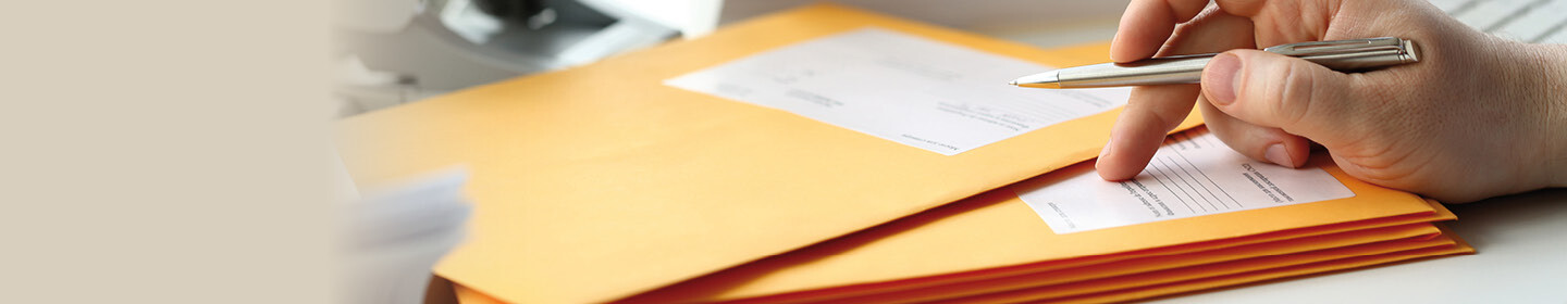 Jede Menge Papierkram für Büro und Verwaltung Jede Menge Papierkram für Büro und Verwaltung